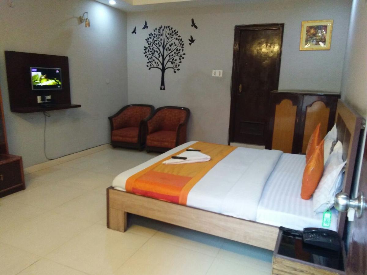 Hotel Samridhi Palace Juhi Bari Exterior photo